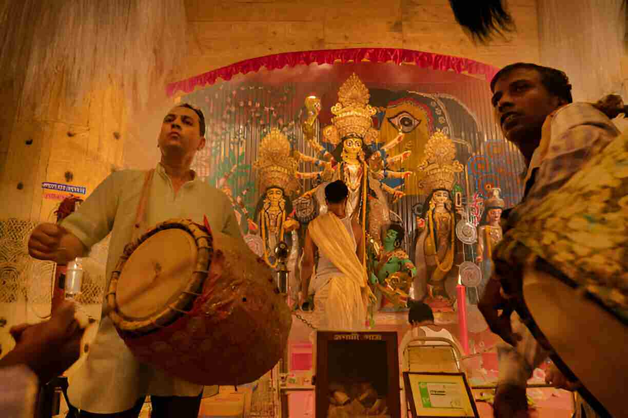 Devotional pooja photoshoot of Durga aarti with music and dhol